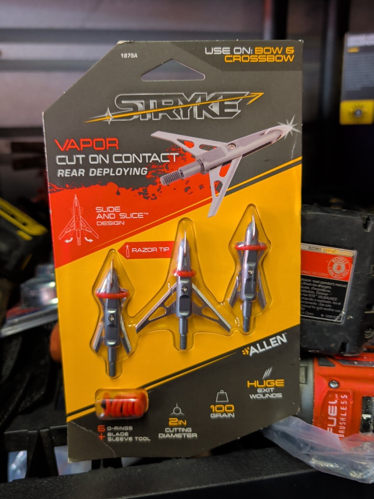 2 Stryke Vapor  Cut On Contact  Rear Deploying Arrowheads Bow & Crossbow    New