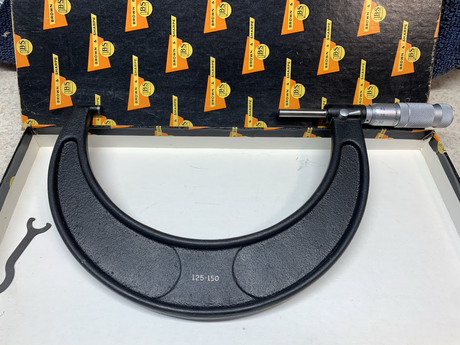 New Brown & Sharpe 125 to 150mm Straight-Line Micrometer 599-60-108