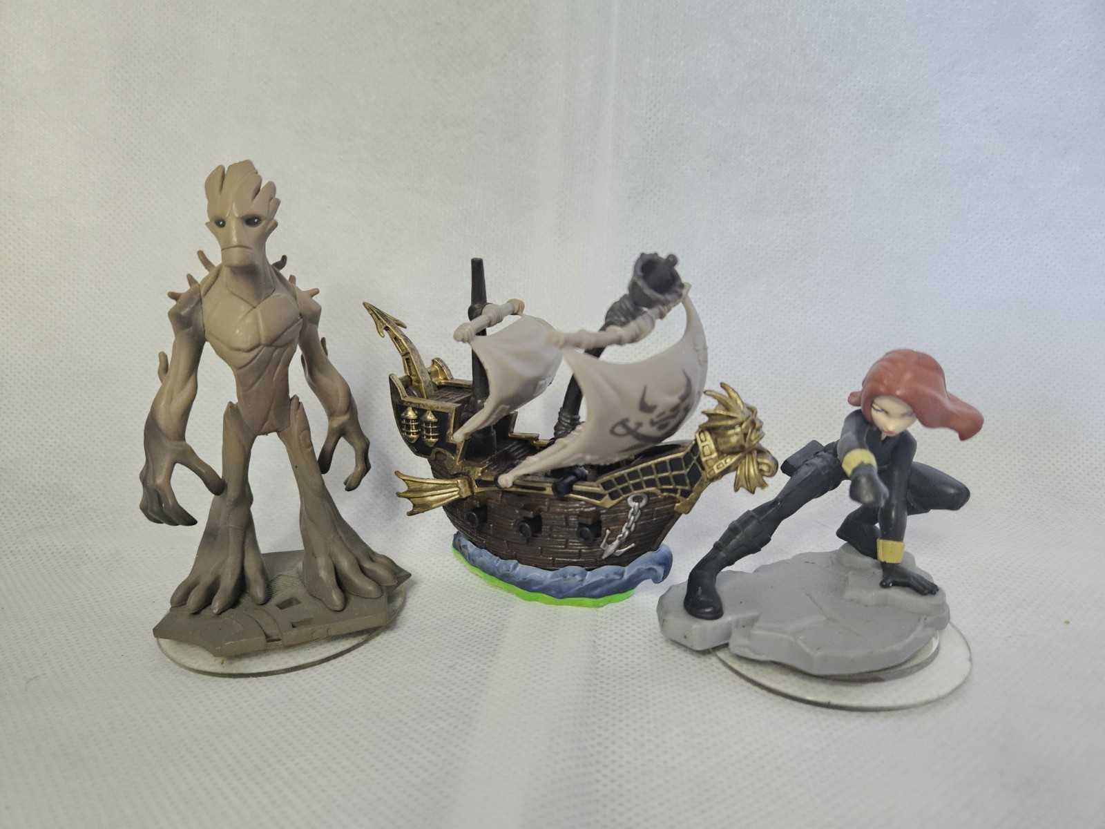 Disney Infinity 2.0 Marvel Lot of Figures Black Widow Groot & Skylander Ship