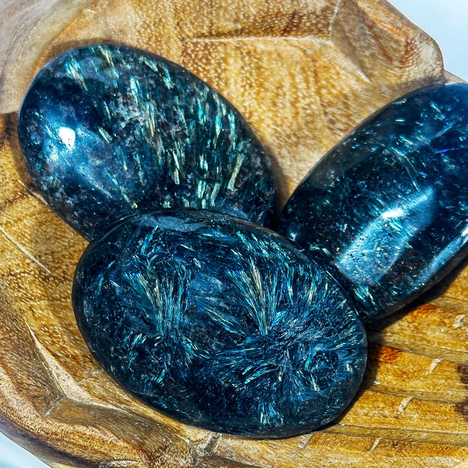 Arfvedsonite Electric Flash Firework Protective Healing Tumbled Palm Stone 2"-3"