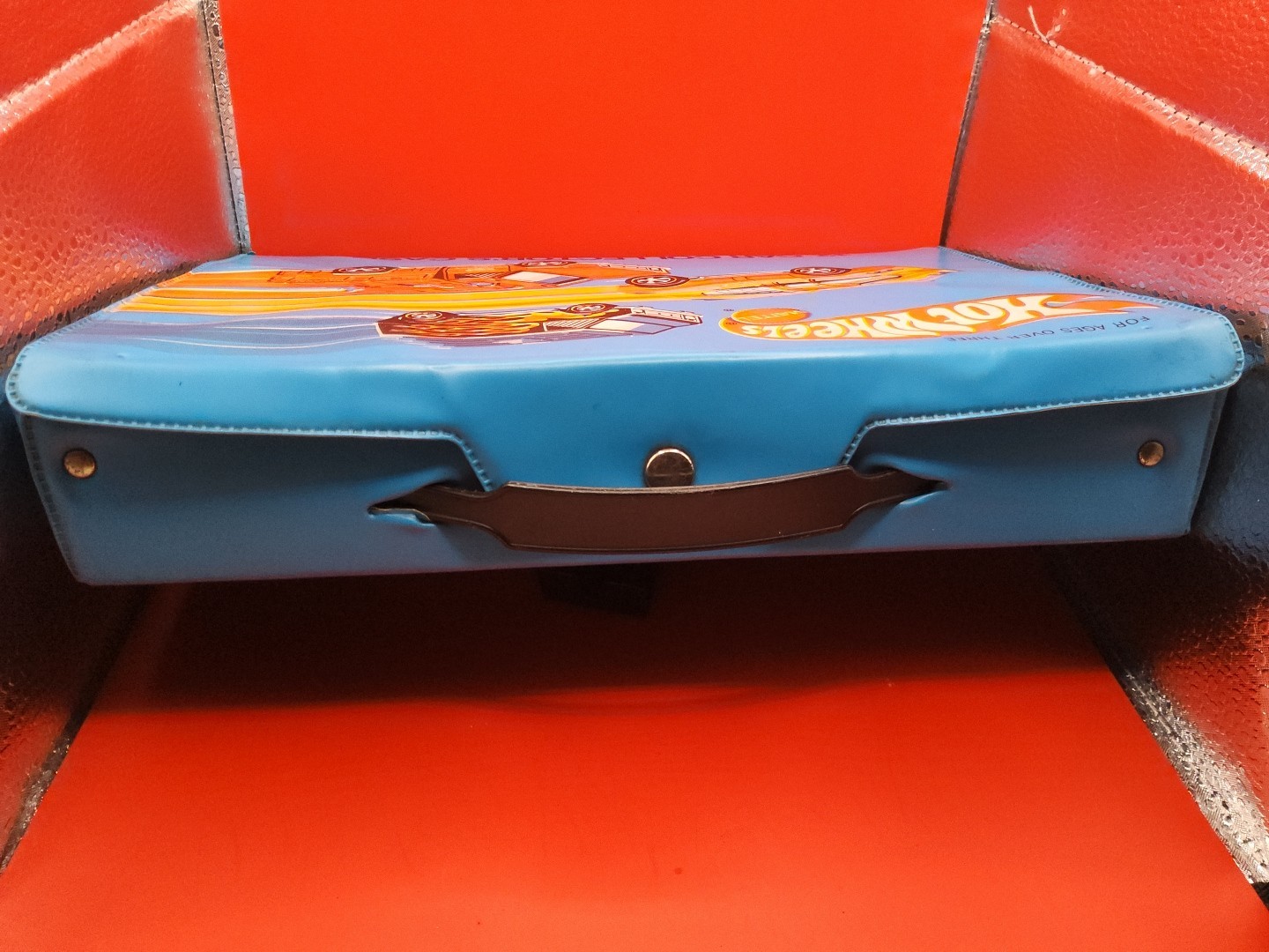 Vintage Hot Wheels Redlines 12 Cars Collectors Case Very Good Conditition