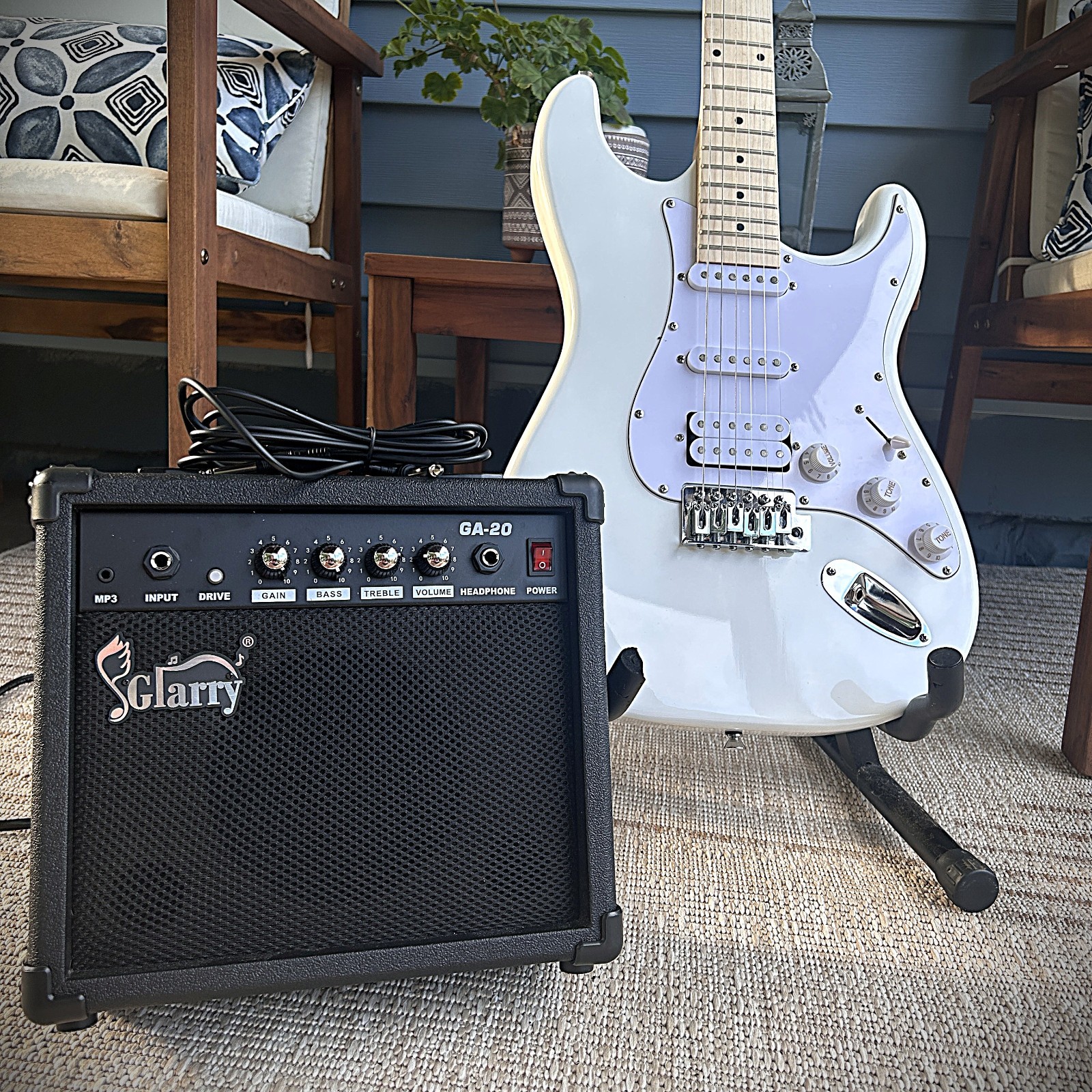 All-In-One White Electric Guitar Package with 20w Amp, Full-Size, H-S-S Pickups
