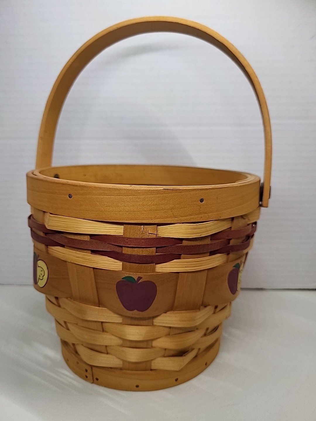 Country Apple Woven Round Basket With Handle 5.5" X 7"
