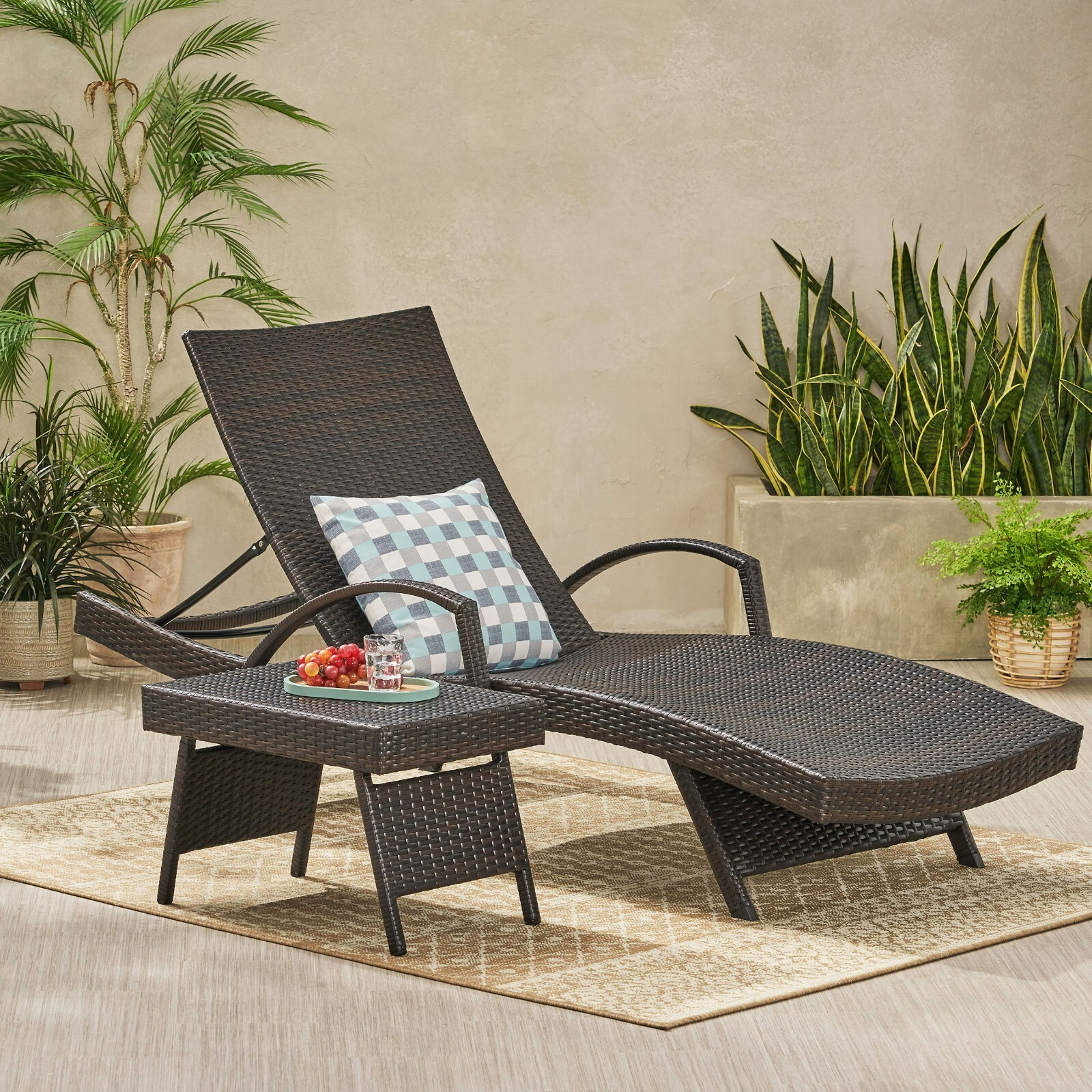 Lakeport Outdoor 2-piece Brown Wicker Armed Chaise Lounge w/ Table