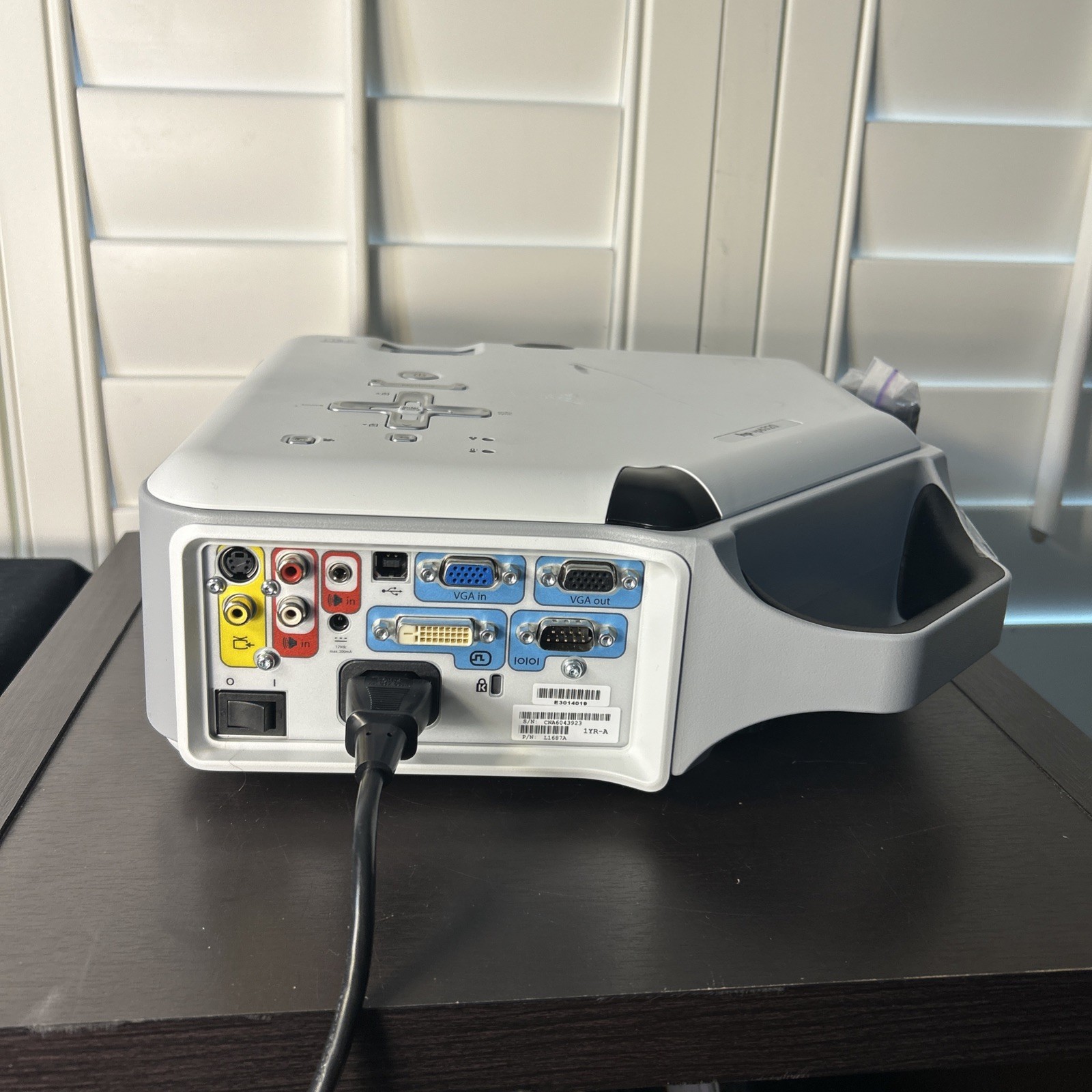 HP vp6320 Office Home Theater Projector With Remote