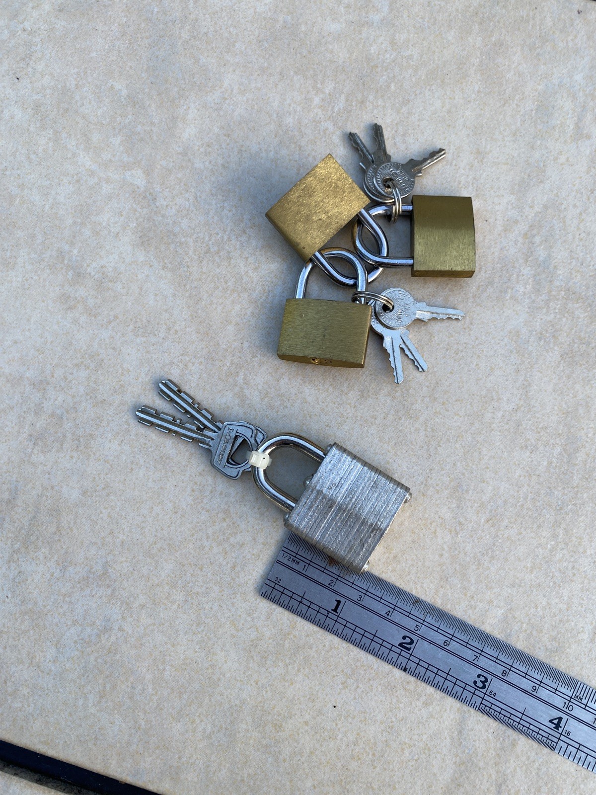 MasterLock (2” tall) & 3 small locks w keys. Travel. Suitcase? Silver Padlocks