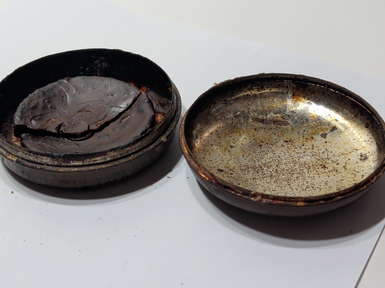 ✨VINTAGE✨ ADVERTISING TWO IN ONE SHOE POLISH TIN CAN Pasta Superior FF Dalley Co
