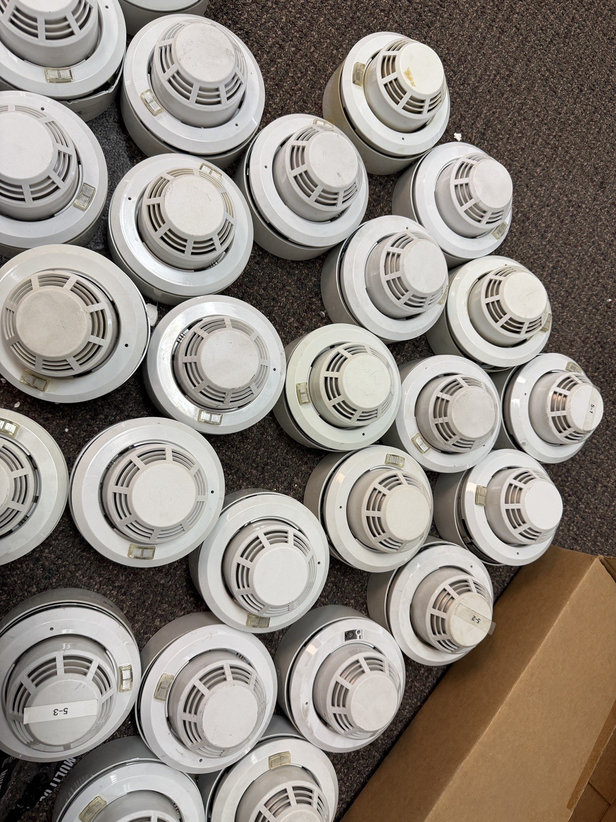 PYROTRONICS (CERBERUS) D1-2D SMOKE DETECTOR WITH BASE