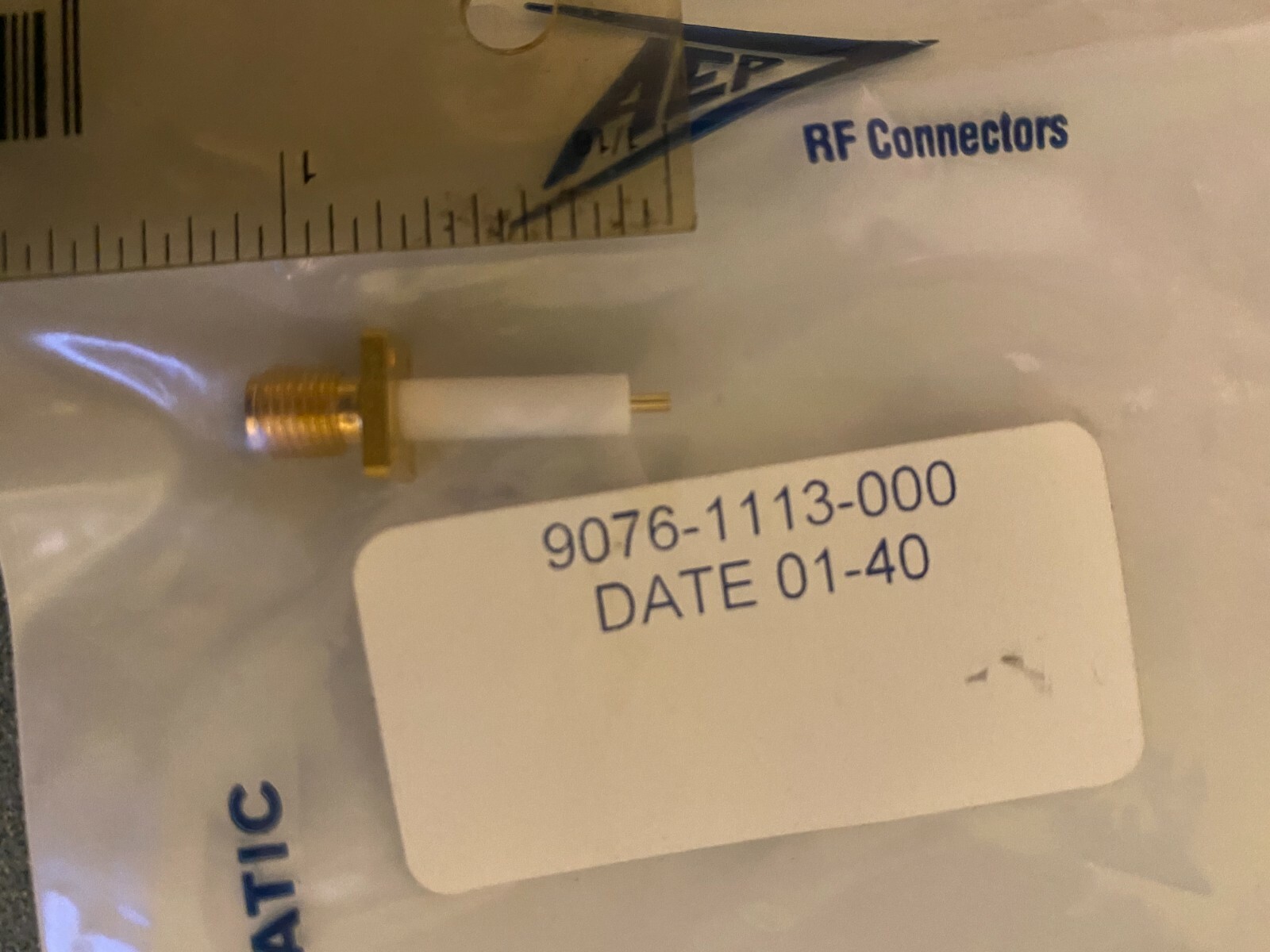 AEP 9076-1113-000SMA / STRAIGHT JACK RECEPTACLE FEMALE GOLD 3/8" SQUARE FLANGE