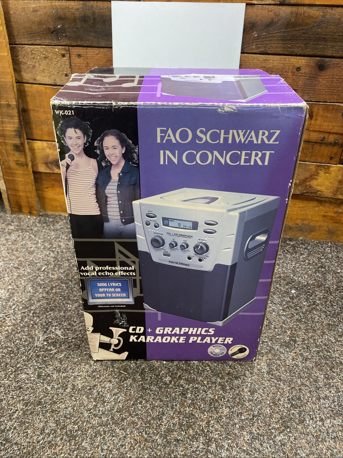 FAO Schwarz CD + Graphics WK021 Karaoke Machine System -Microphone New In Box