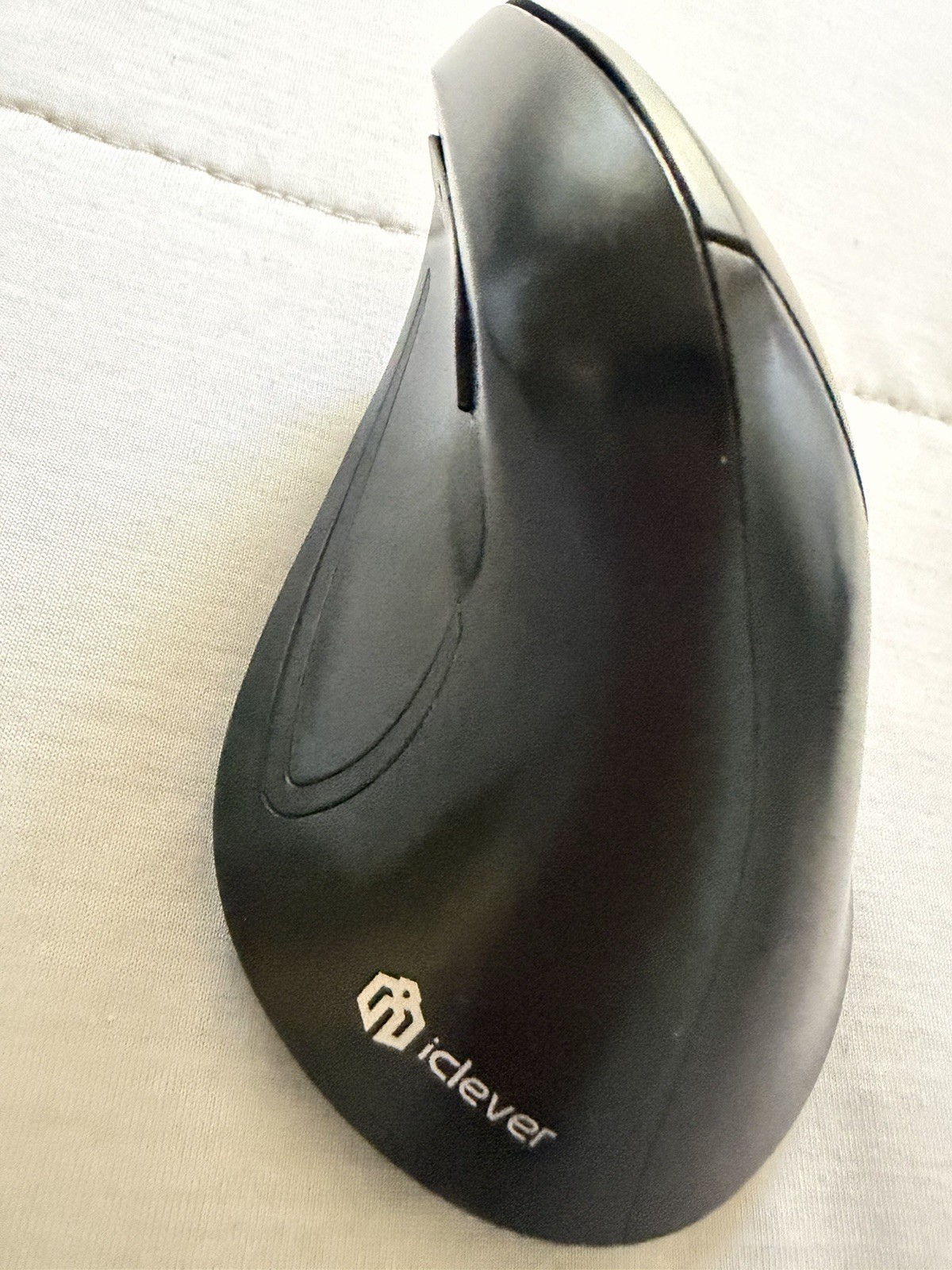 iClever Ergonomic Mouse, WM101 Vertical Wireless Mouse, 2.4GHz Optical Vertic...