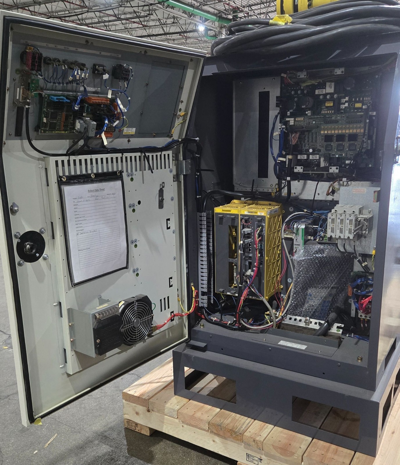 Fanuc R-2000iB/210F Complete with R-30iA Controller USED