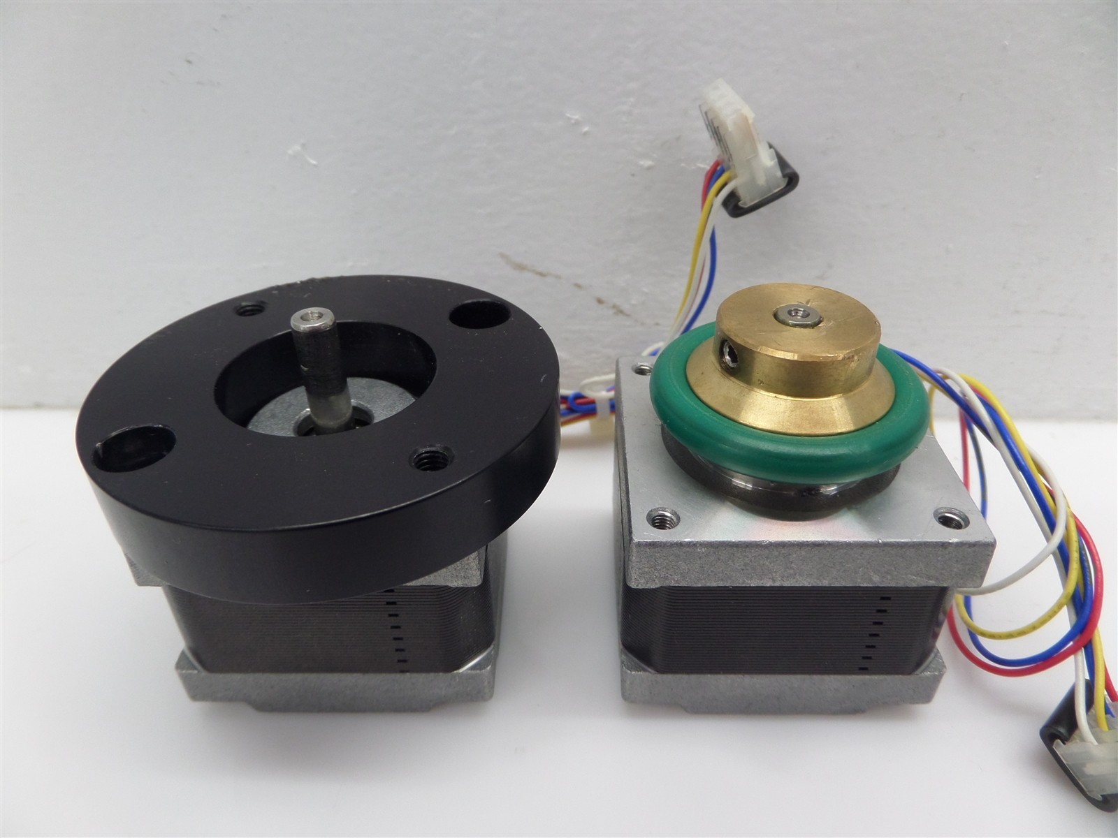 Lot Of 2 Japan Servo Co. KH39GM2-851 Stepper Motors