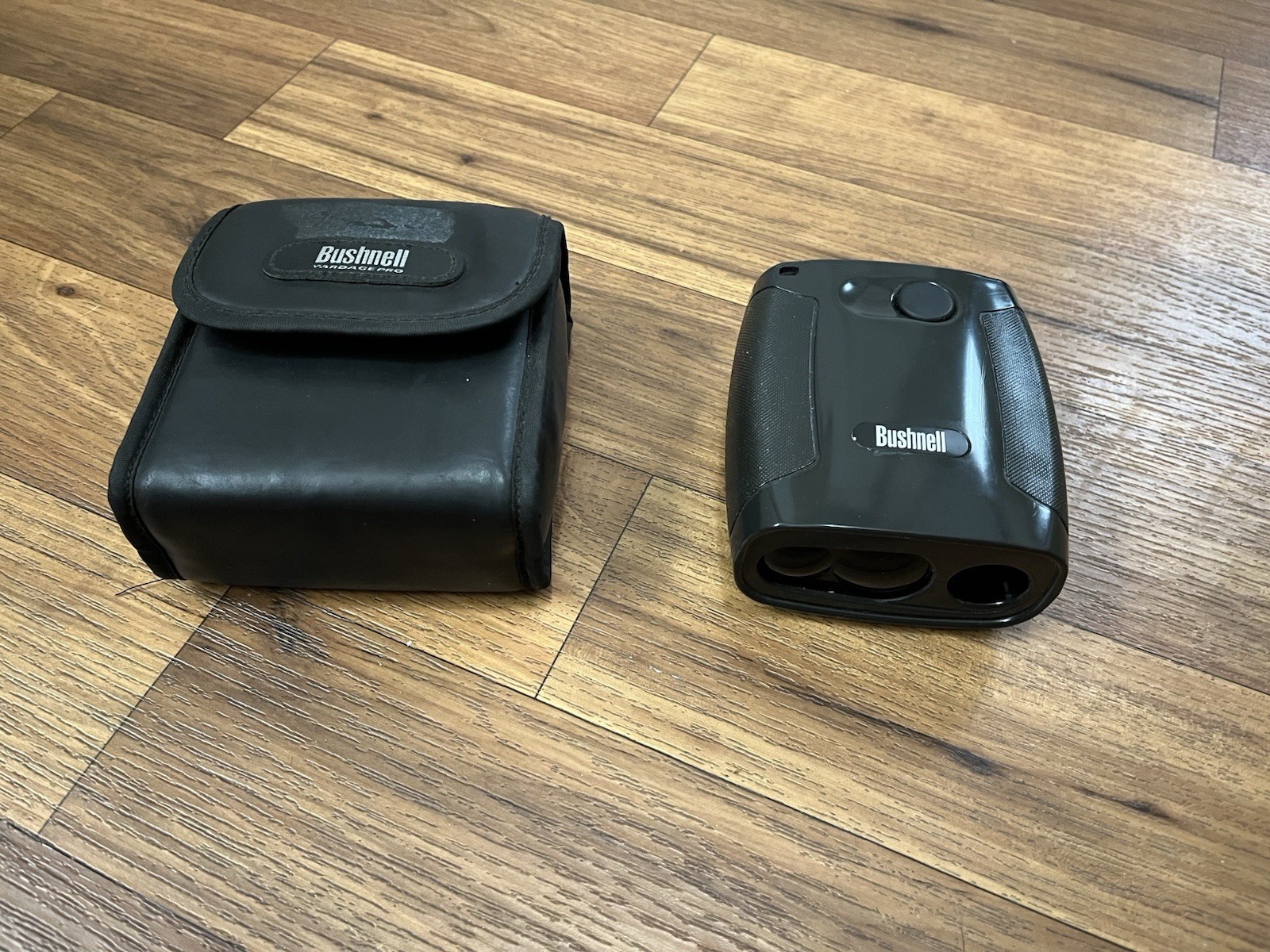 bushnell yardage pro sport 450 Range Finder With Case & Battery Included