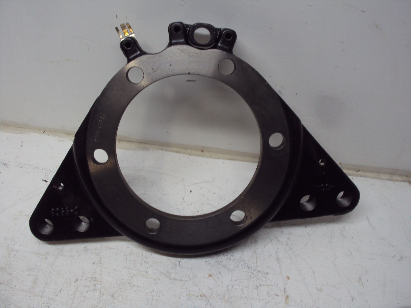 MERITOR 69220728002 TORQUE PLATE RH  GENUINE MERITOR  WORKHORSE W8002424