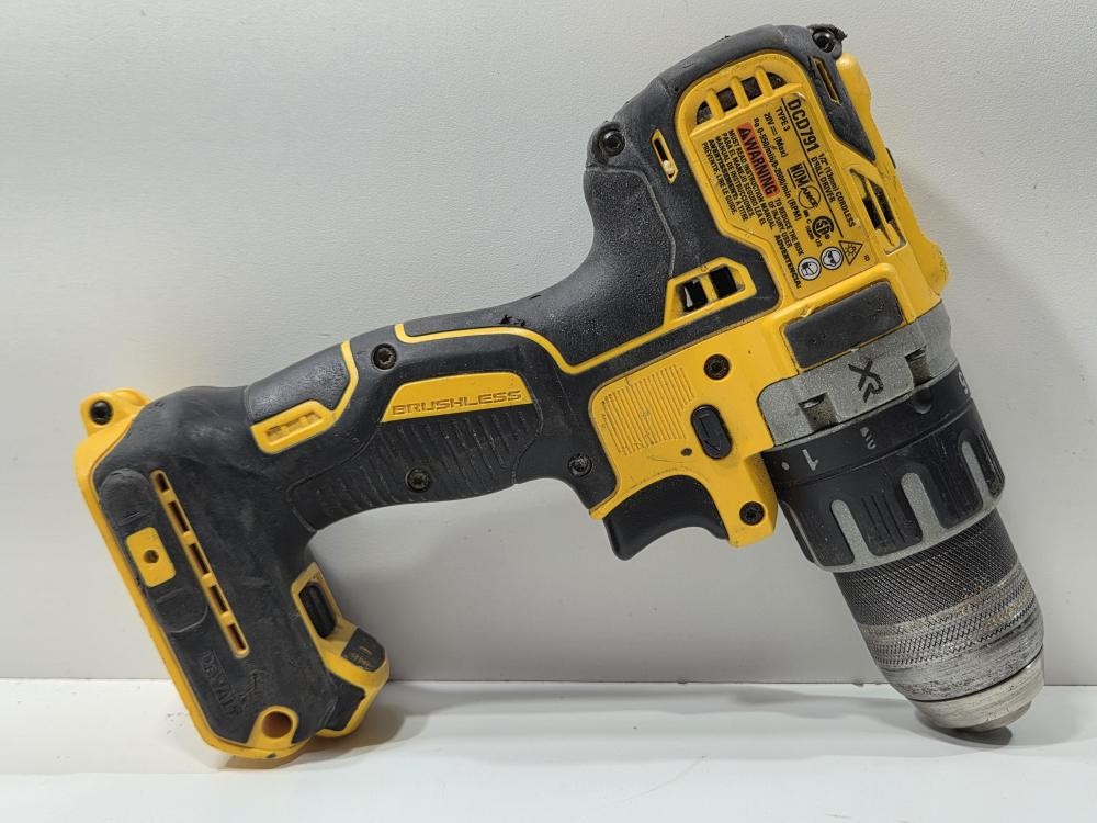 DEWALT CORDLESS DRILL DCD791 (P13019429)