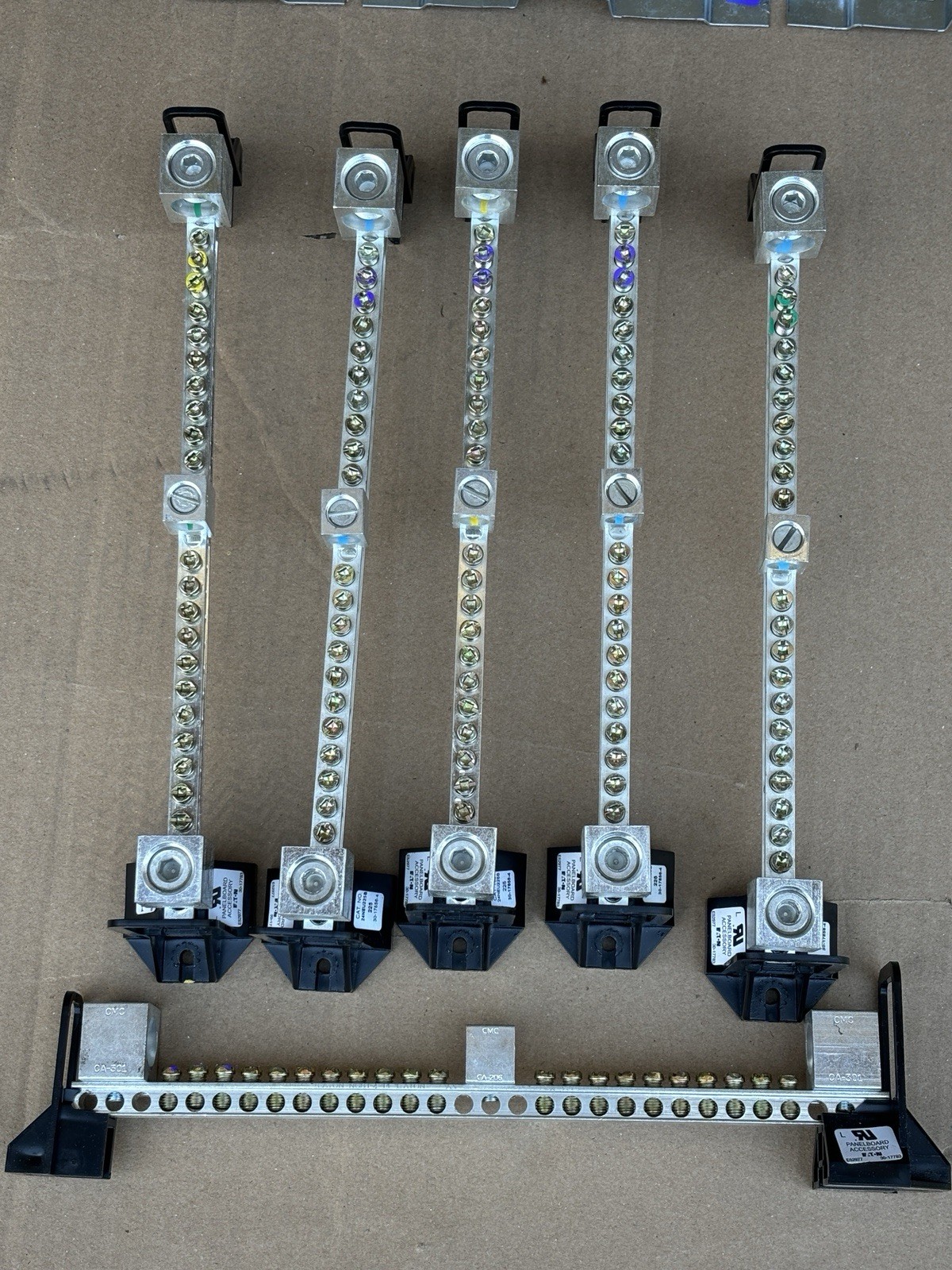 Eaton Neutral Buss Bar 30-17783 With 2 300 Lugs And 1 2/0 6 Lug 21 Circuit