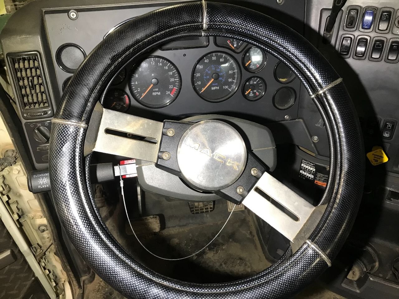 Mack CXU613 Steering Column - Used | P/N NA