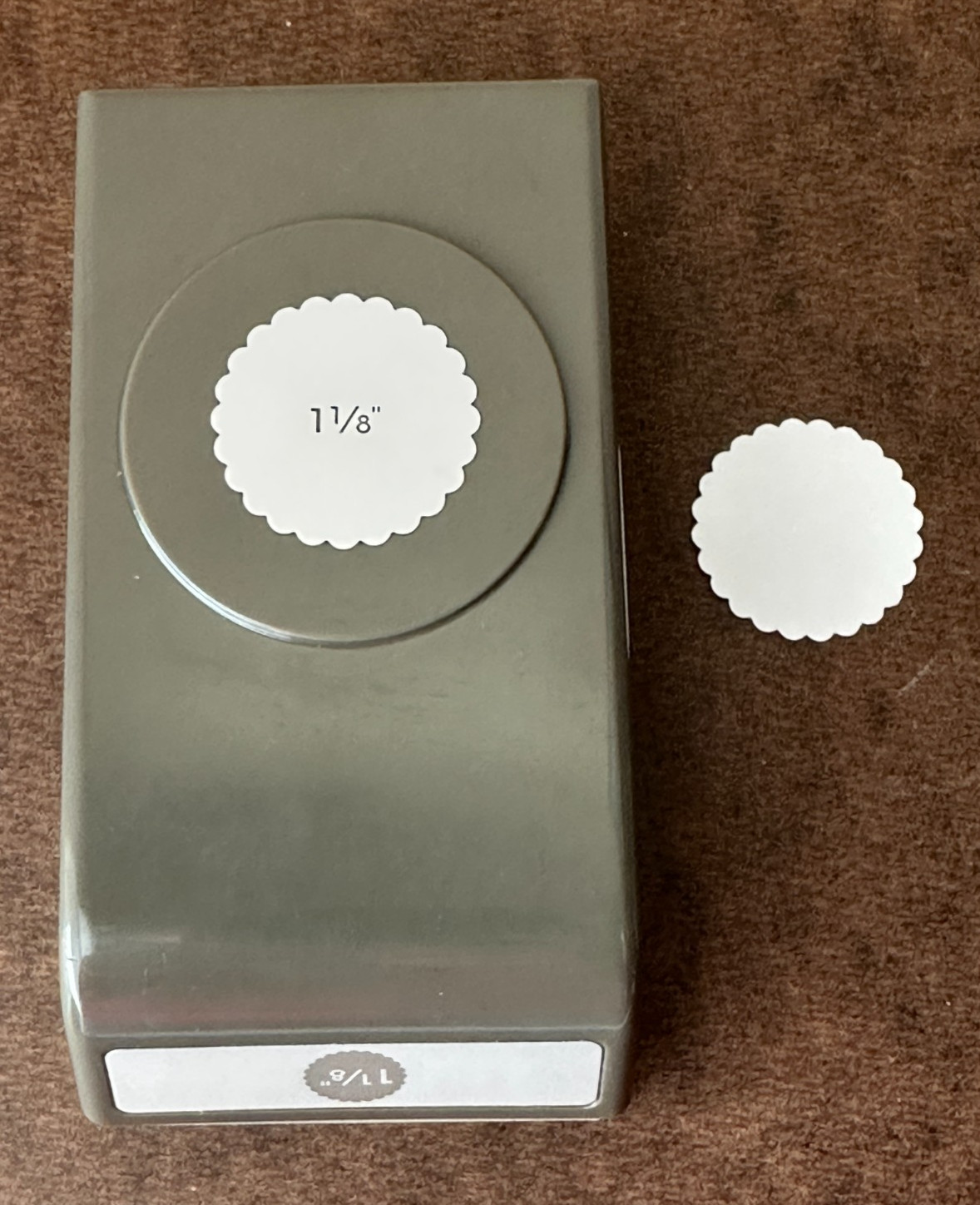 Stampin' Up!  1⅛"  Scallop Circle Paper Punch Discontinued ~ Flat Locking