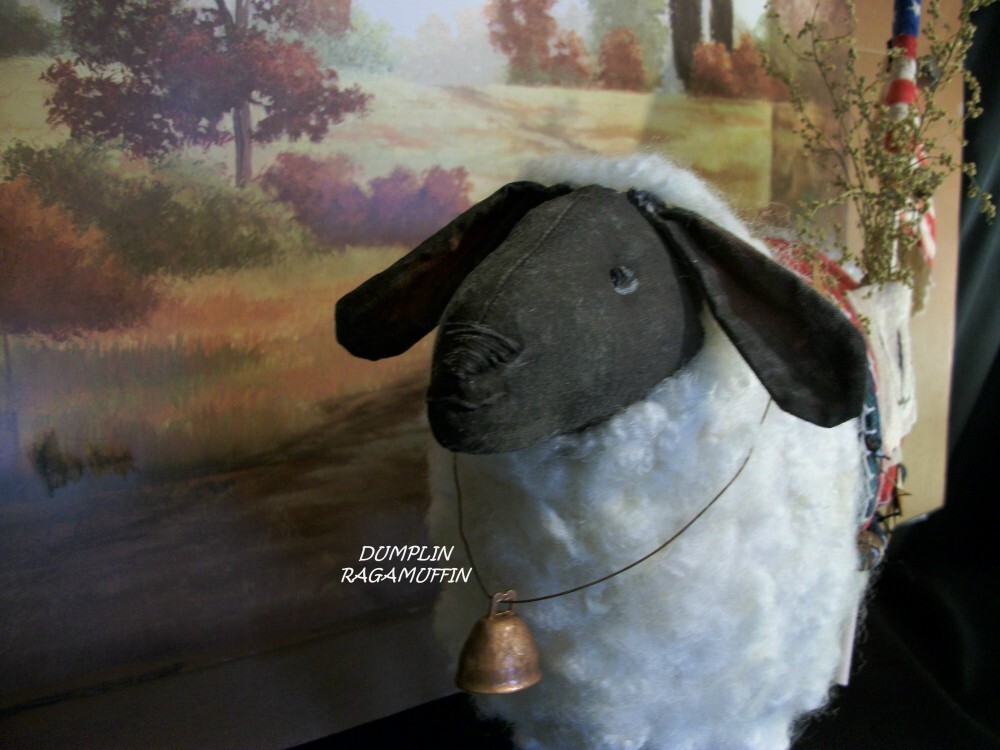 Pattern, Americana, primitive sheep, 15 in. Dumplinragamuffin, #178