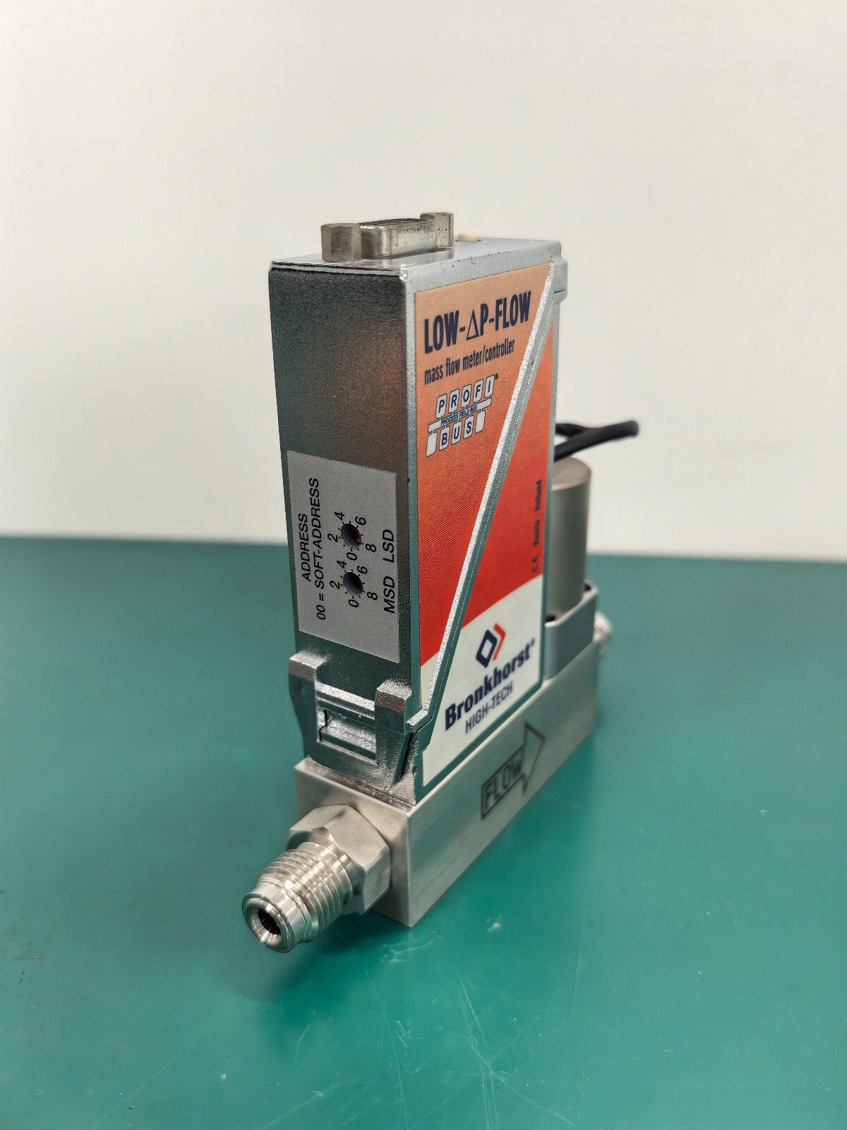 Bronkhorst HIGH-TECH OTB-021F Mass Flow Controller SIH4 200SCCM 4V