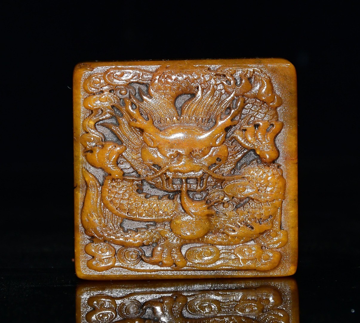 Exquisite Tianhuanglong Seal Ornament