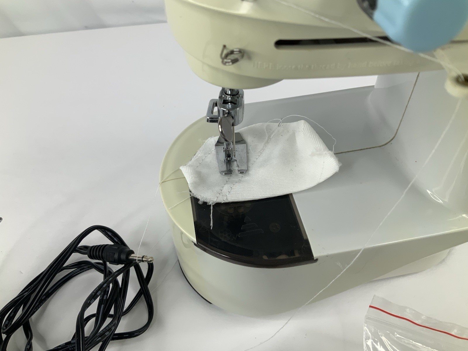 Sewing Genie Mini Sewing Machine Tested/ Working includes accessories