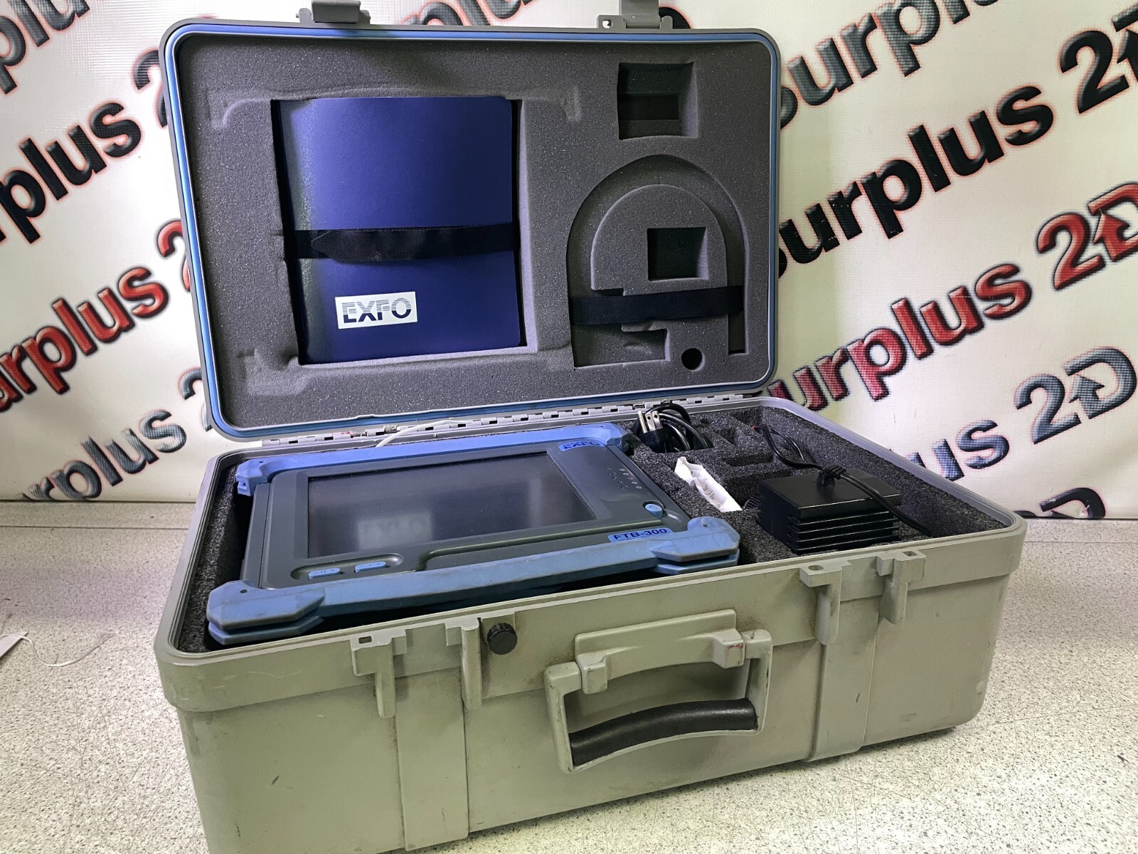 Exfo FTB-300 Universial Test System with FTB-7523B-E1 FTB7500 SM OTDR