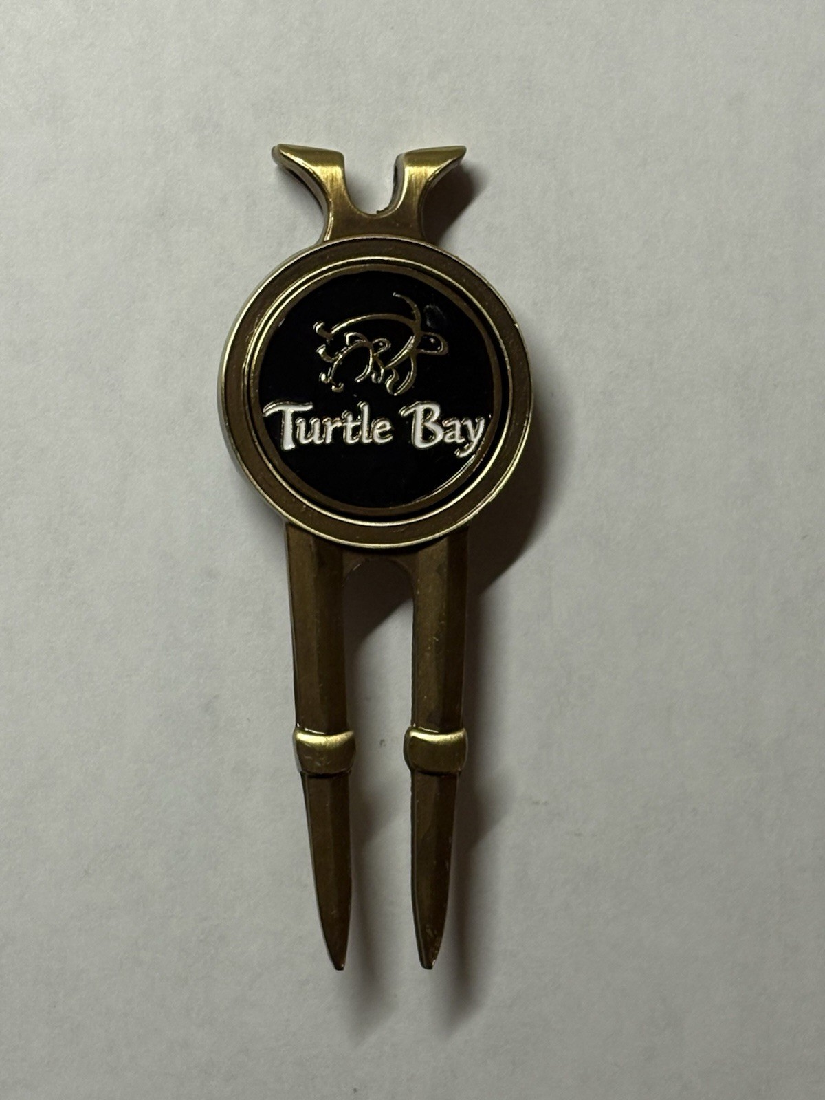 Turtle Bay Golf Resort Divot Tool & 1" Coin Style Magnet Golf Marker - Oahu, HI