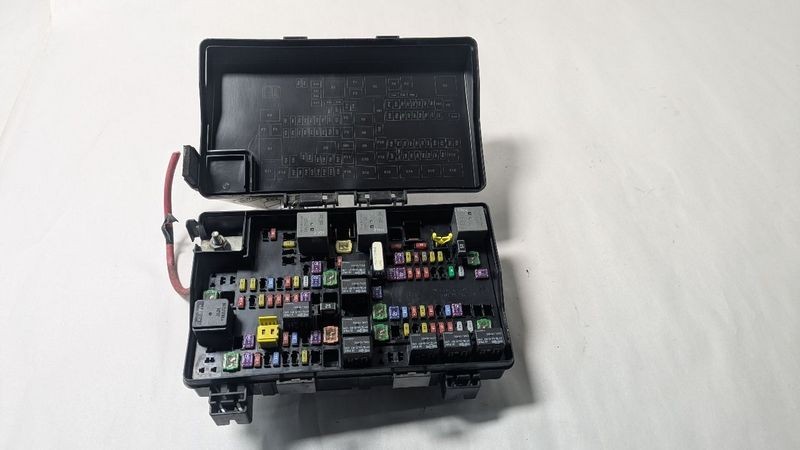 2013-2014 Dodge Ram 1500 Pickup Fuse Box Engine Assembly Factory OEM