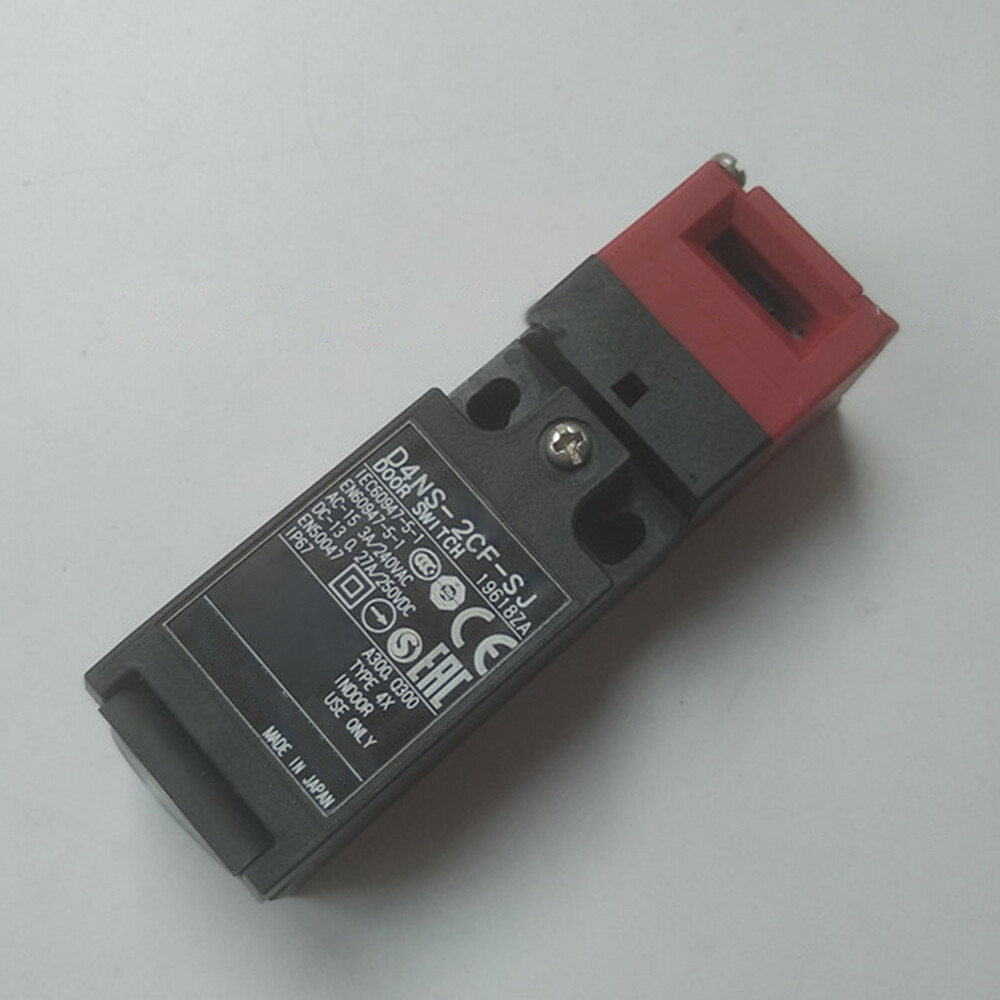 New D4NS-2CF-SJ For OMRON Safety Door Switch In Box