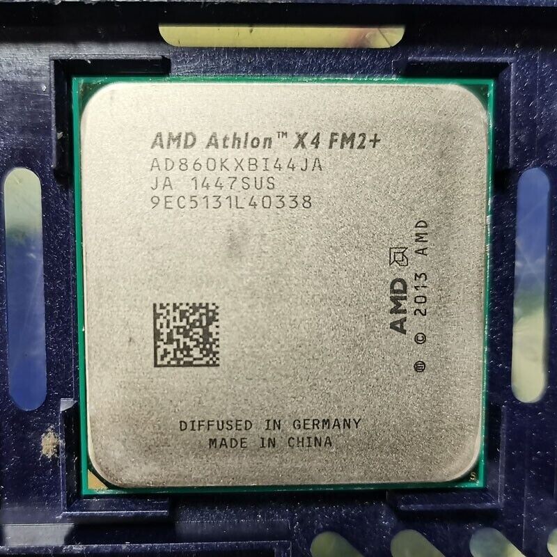 AMD Athlon X4 860K 3.7 GHz Quad-Core 4MB AD860KXBI44JA Socket FM2 CPU Processor