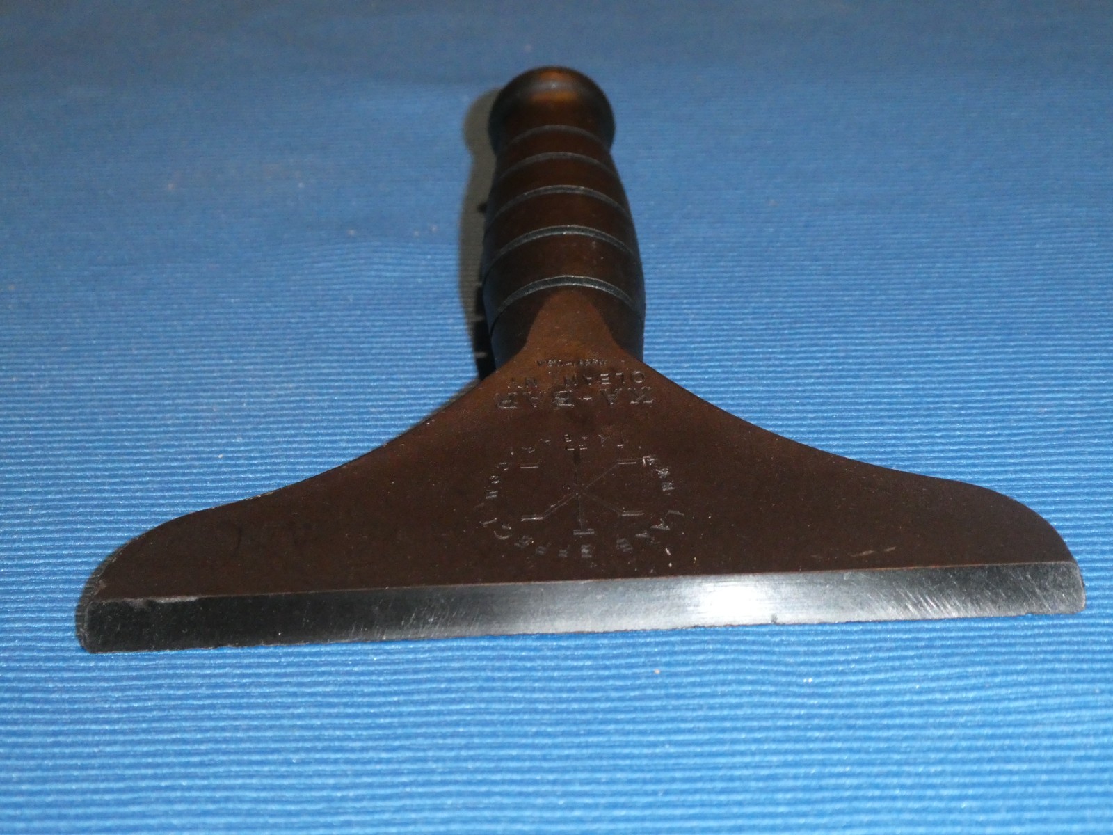 KA-BAR LAKE EFFECT HAND ICE SCRAPER SELF DEFENSE TOOL SUPER TOUGH POLY MATERIAL