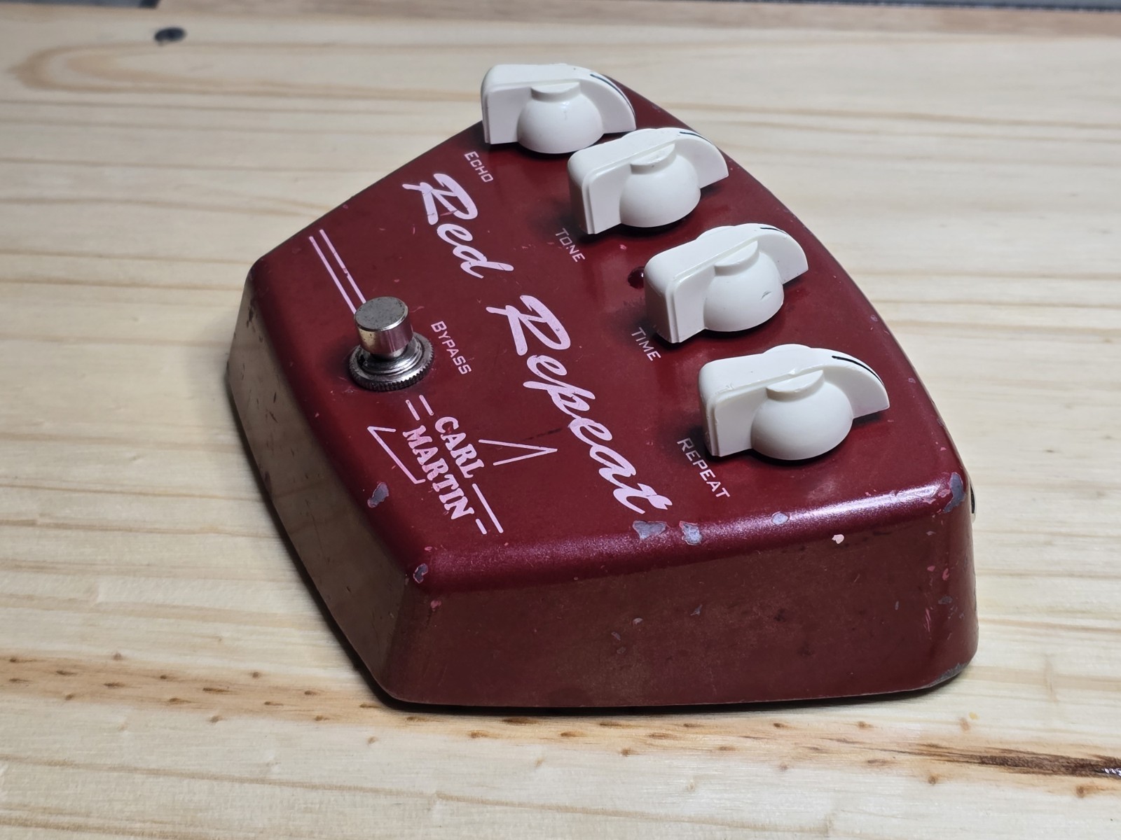 Carl Martin Red Repeat Digital Delay Echo Vintage Series Guitar Effect Pedal