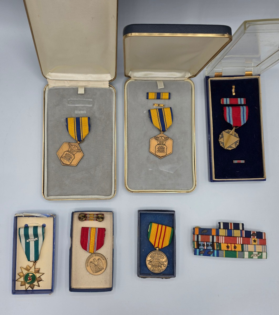 Vtg Lot of 8 Various US Military Medals