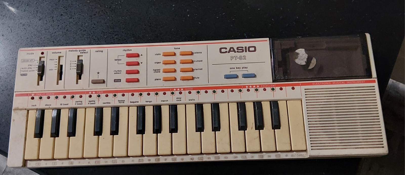 Casio PT-82 Mini Keyboard Synthesizer (Works Good See Video)
