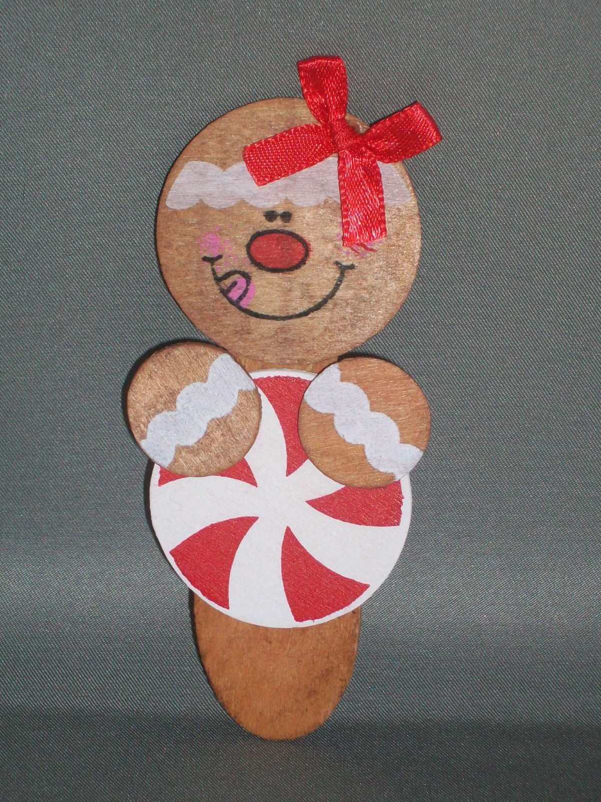HANDMADE Christmas/Holiday Primitive Rustic Country Wood Gingerbread Girl Pin