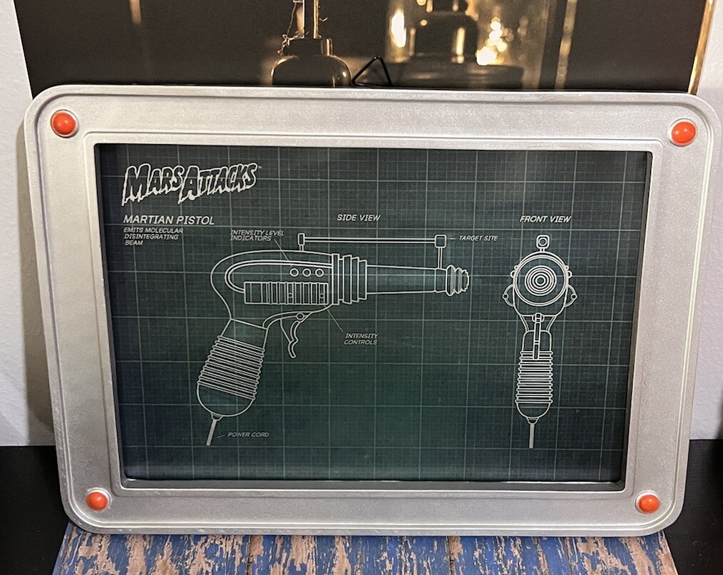 Mars Attacks Movie Sign 9" x 12' Lenticular Pistol Specs Art Desk Top Wall Hang