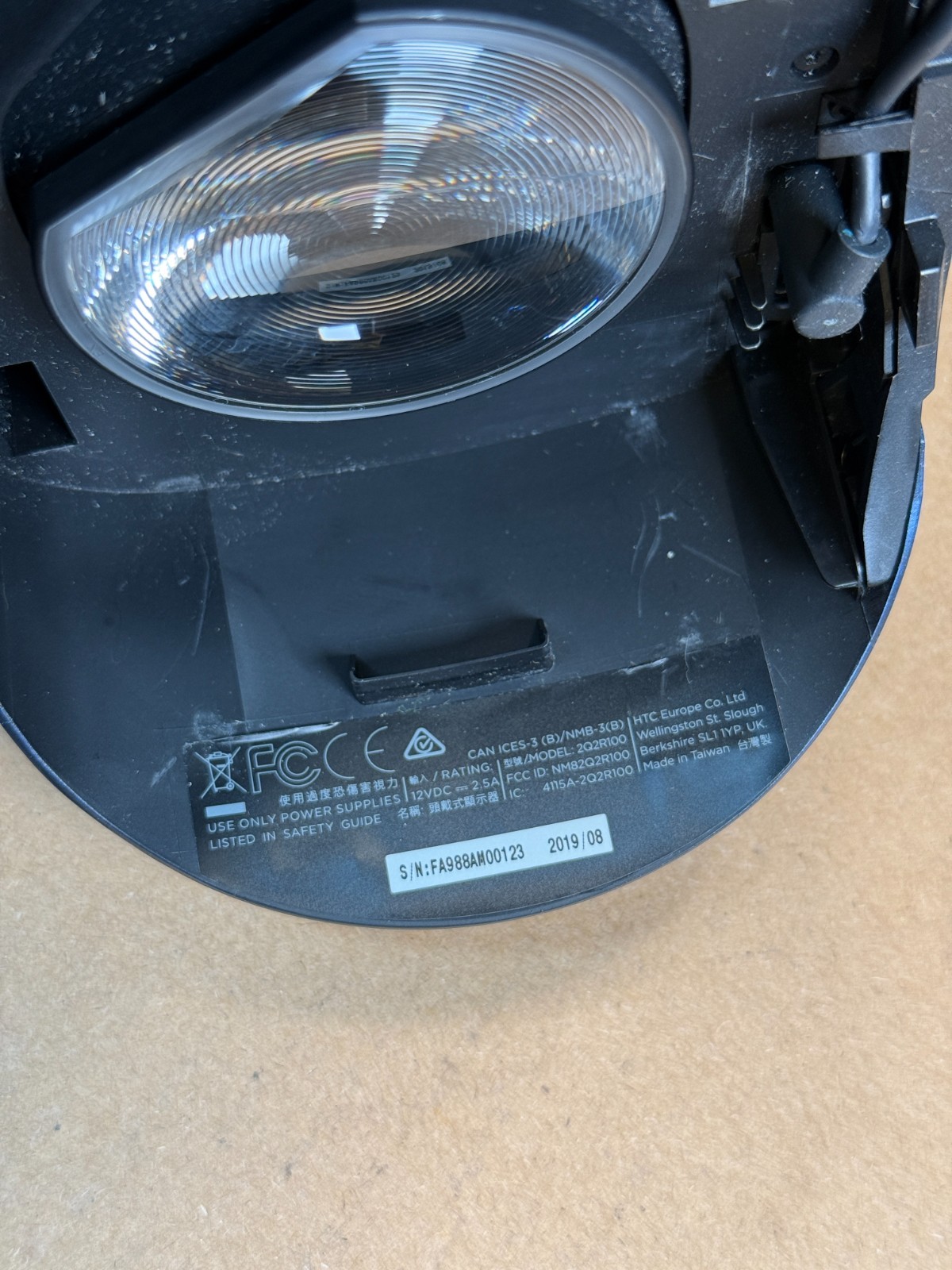 HTC Vive Cosmos VR Headset 2Q2R100 With Controllers Ships Fast!!!