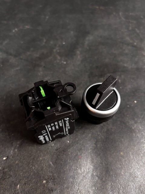 TAYEE LA42 SELECTOR SWITCH ($20OBO)