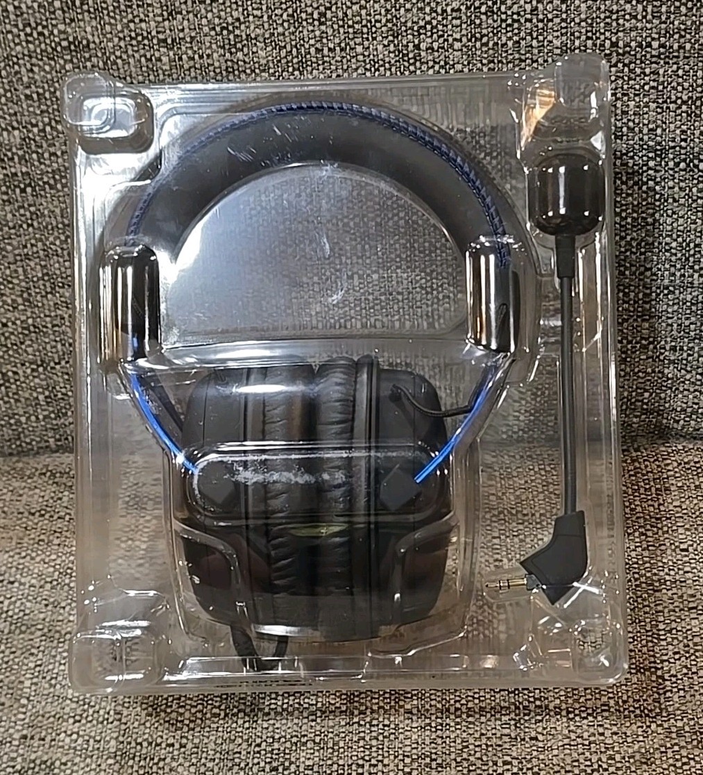 /L@@K\ HyperX Cloud PlayStation Official PS4 Wired Stereo Gaming Headset. Nice!