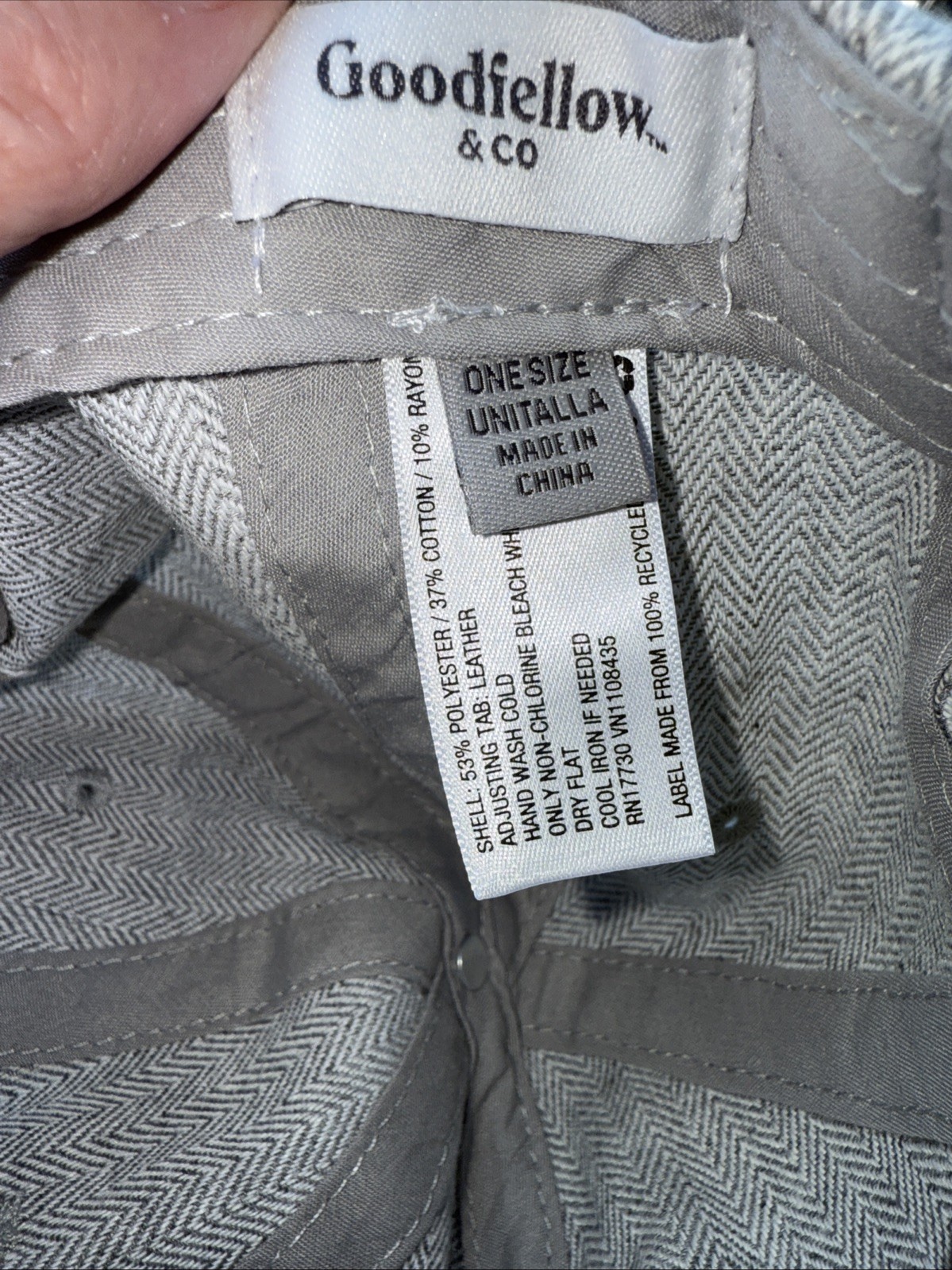 Herringbone fabric pattern Gray White Hat Cap Leather Strap Buckle EUC