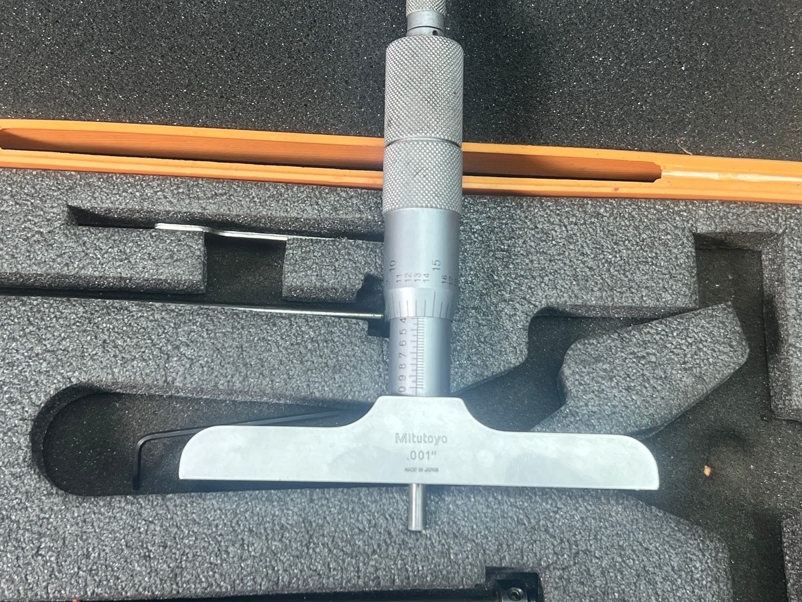 MITUTOYO DEPTH MICROMETER NO. 129-132 DMC 4-6"