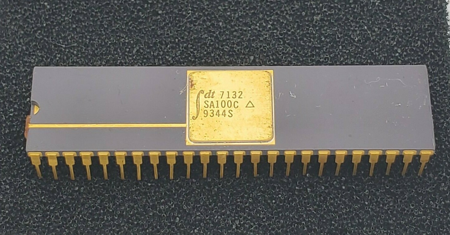 IDT SA100C Ceramic Dip Gold 16KBit SRAM