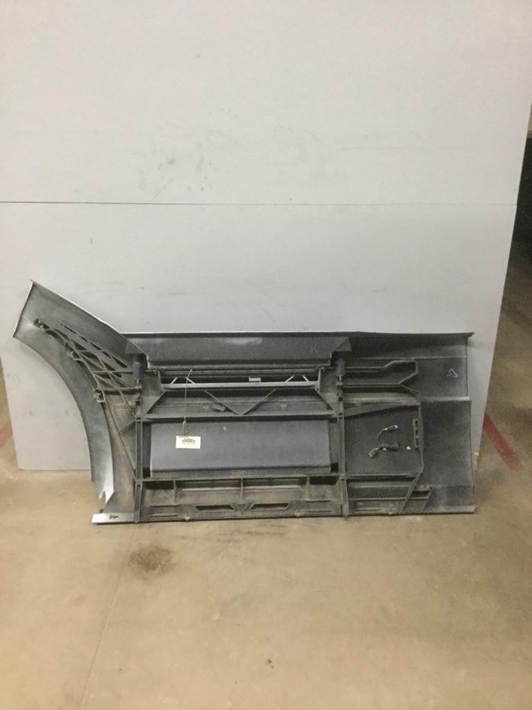 For 2014 VOLVO VNL SIDE FAIRING Right , IL
