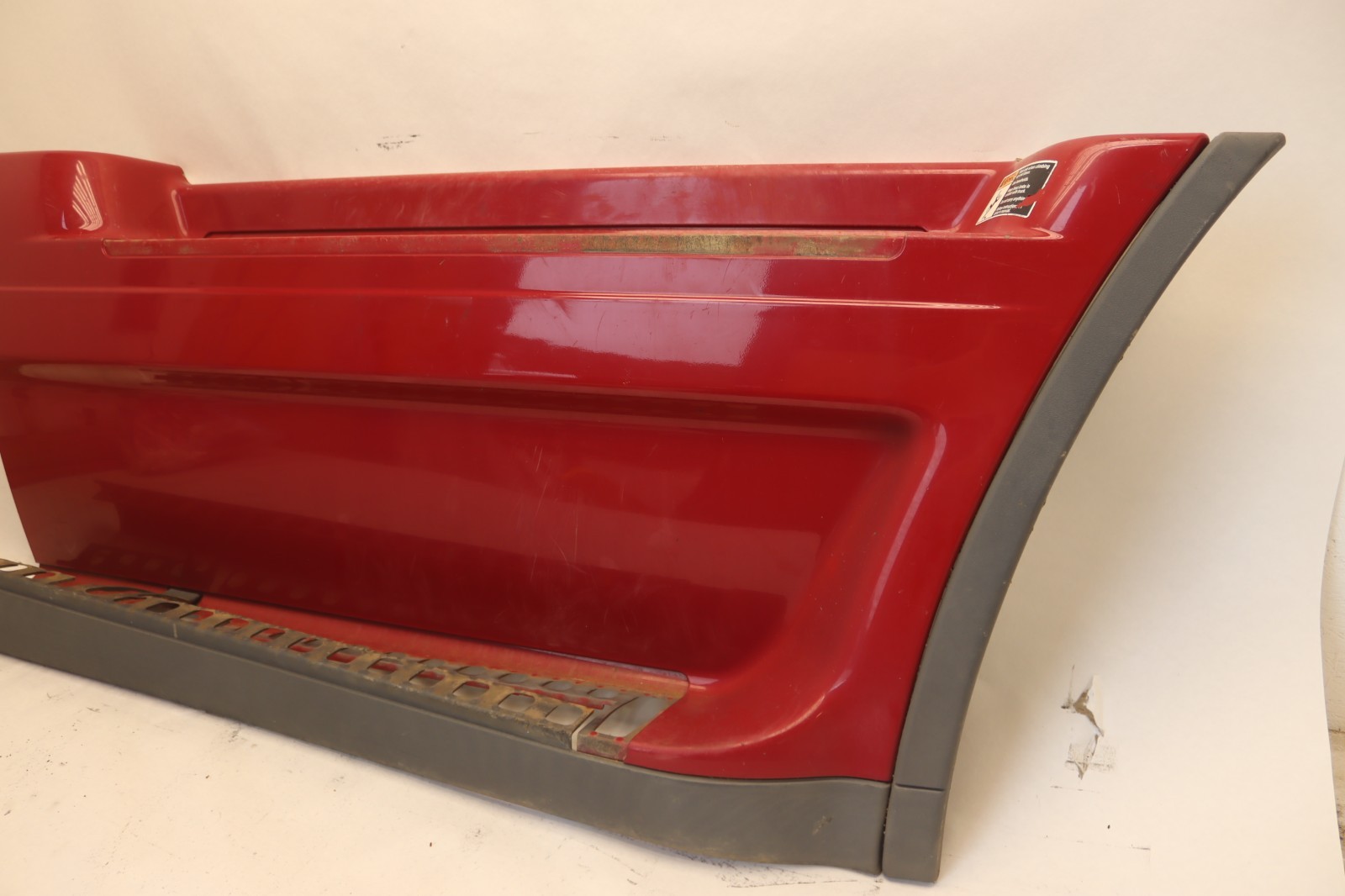 2008-2017 FREIGHTLINER CASCADIA 125 LEFT REARWARD FAIRING STEP FRAME PANEL OEM