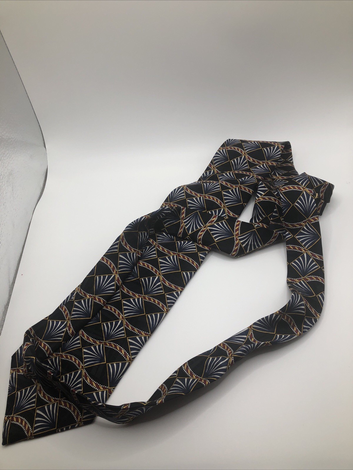 Oscar De La Renta Men’s Suit Tie Art Deco Pattern One Size Fits All 100% Silk
