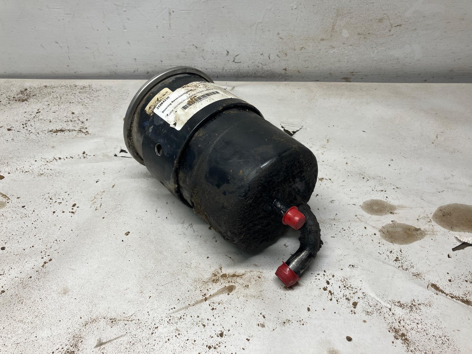 International 9200 Power Steering Reservoir - Used | P/N 3531050C91