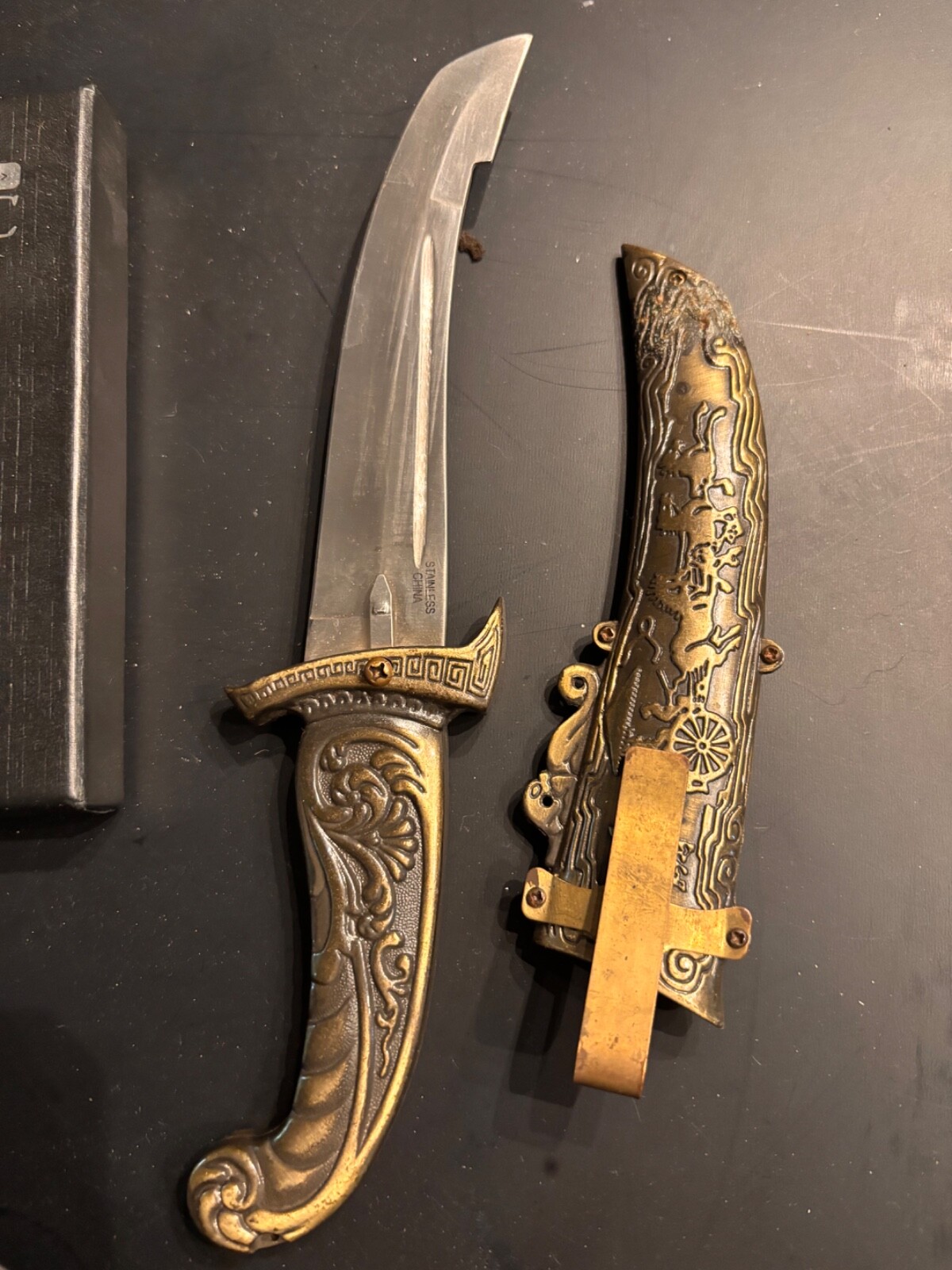 Vintage Islamic Arabic Dagger Jambiya Horse Carriage Themed ClipOn Knife