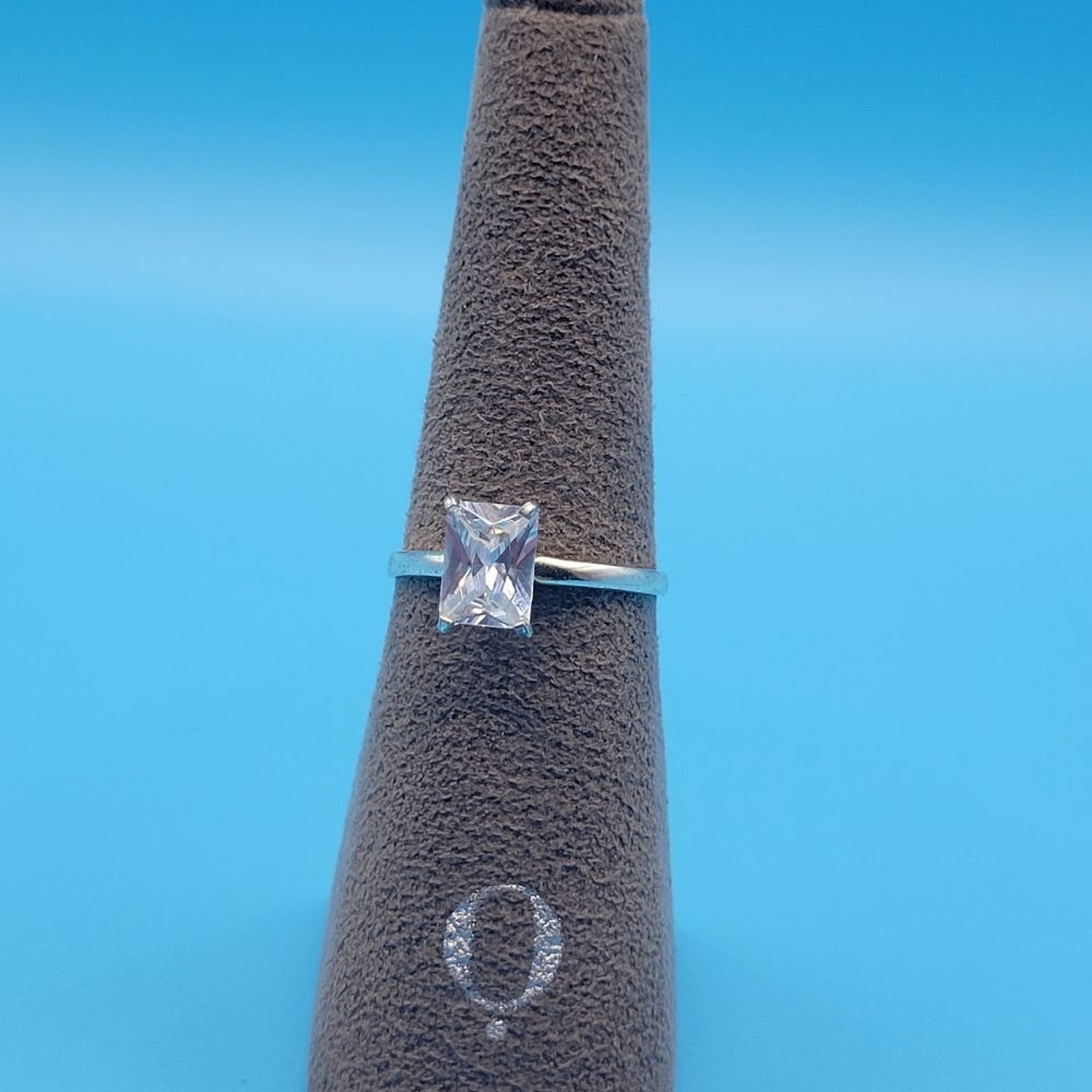 Sterling Silver Clear CZ Center Stone ring Size 7.75